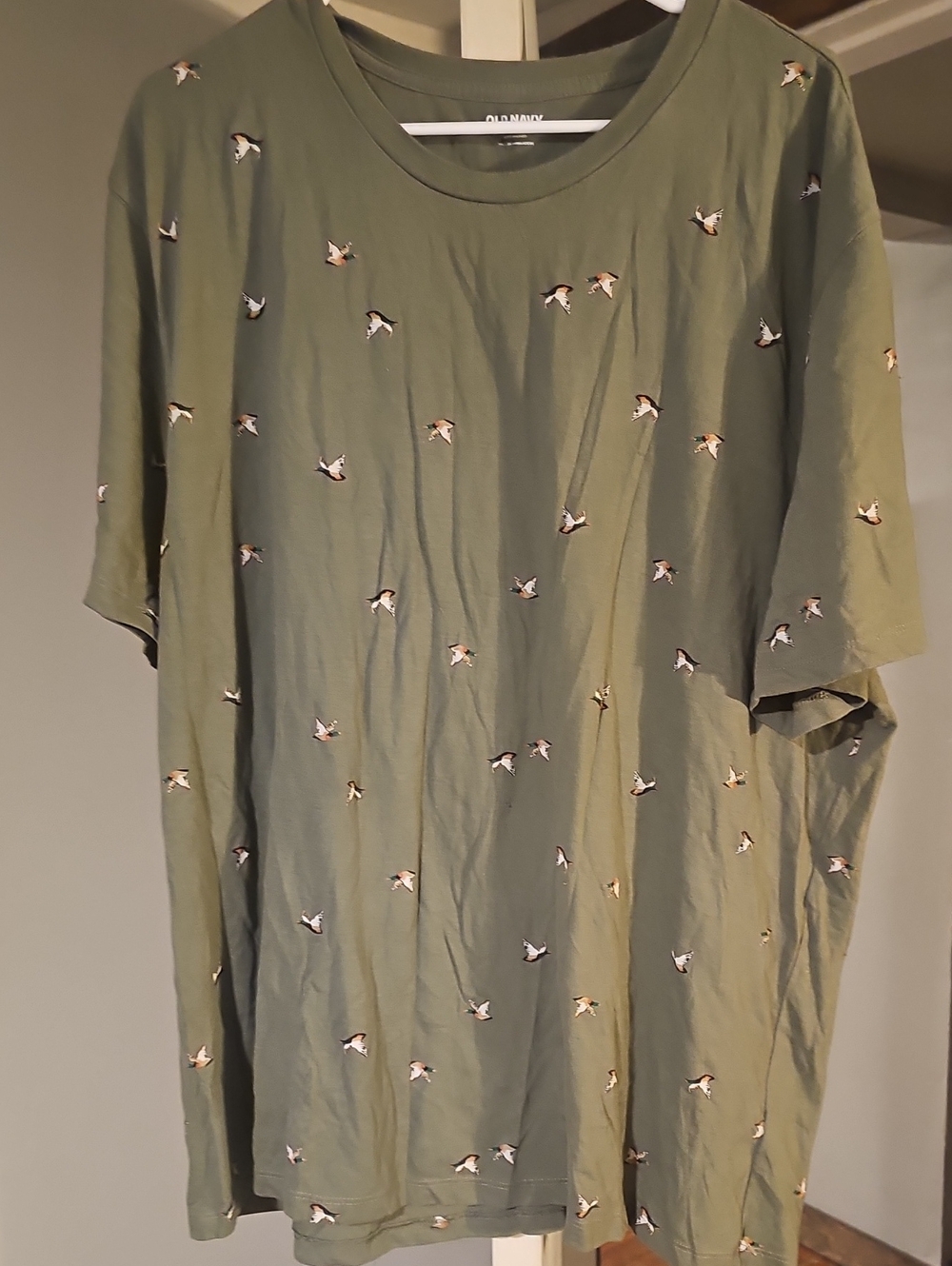 Old Navy Olive Green Short Sleeve Tee with Small Mallard Birds.